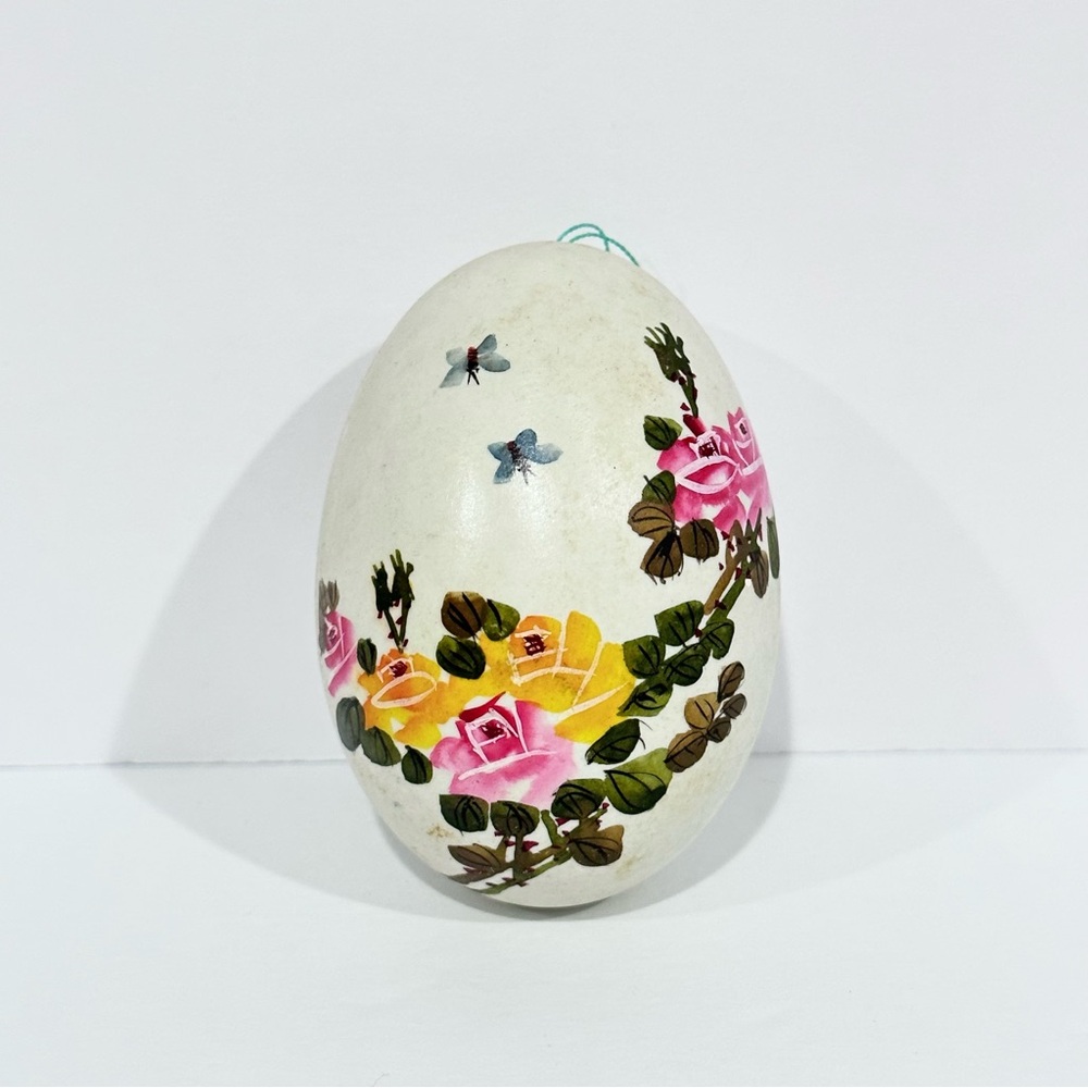 Vintage Painted Eggshell Ornament – Floral Easter Decor